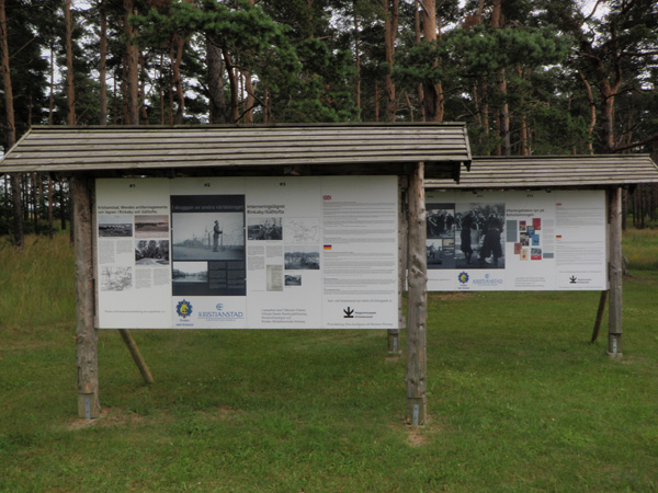 Överraskande informativa skyltar vid Rinkaby i Skåne.