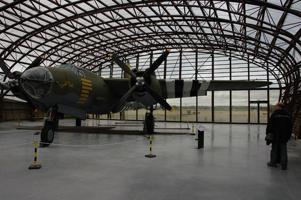 I en nybyggd del av museet fann man en av de sex kvarvarande B-26 i världen. Planet hade smeknamnet "Änkeskaparen". 