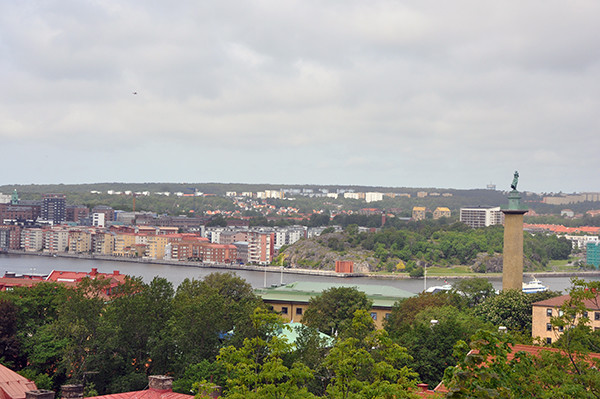 Masthuggskyrkan i Göteborg. Här kan man finna spår efter gamla luftvärnsställningar.